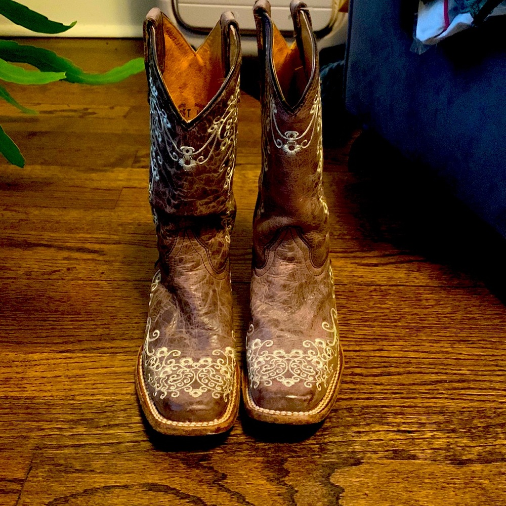 Corral kids boots size 3.5